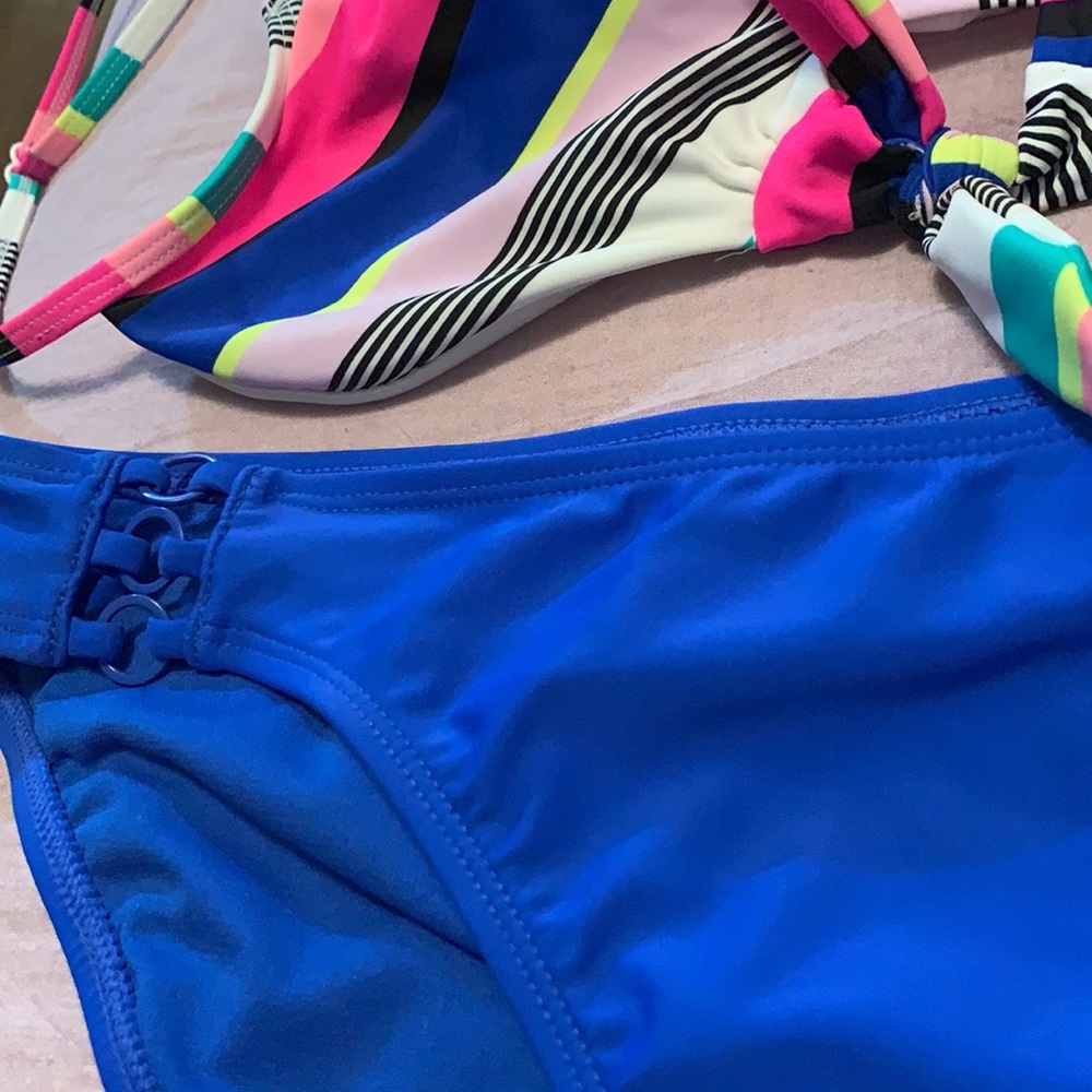 Bathing Suit Set - Picture 2 of 4
